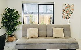 City Stadium Stay Cbd Apartment B, Chc